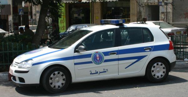 النيابة والشرطة تباشران إجراءاتهما القانونية بواقعة العثور على جثة مواطن في رام الله