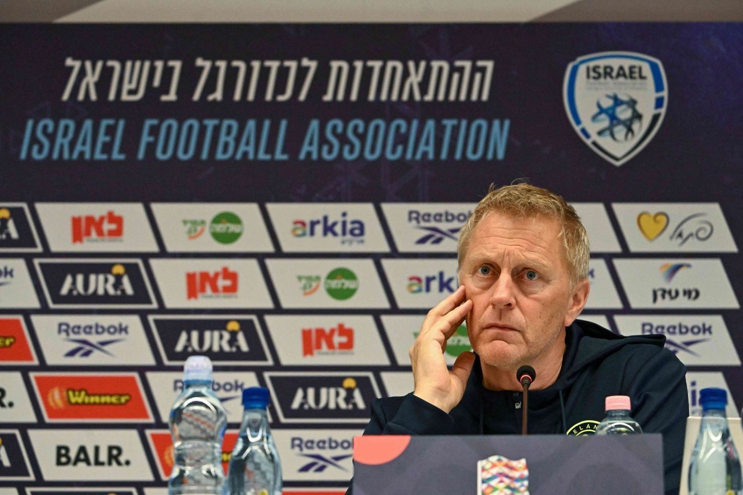مدرب منتخب أيرلندا: لاعبونا رفعوا الوعي العالمي باحتجاجهم أمام إسرائيل