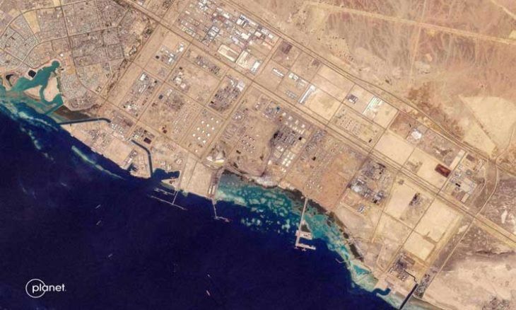 السعودية تستأنف تحميل النفط من ينبع بعد إعادة تشغيل خط شرق-غرب