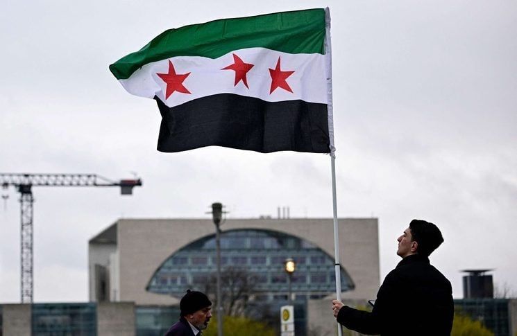 اليابان ترفع تجميد الأصول عن 16 جهة سورية بينها الدفاع والداخلية