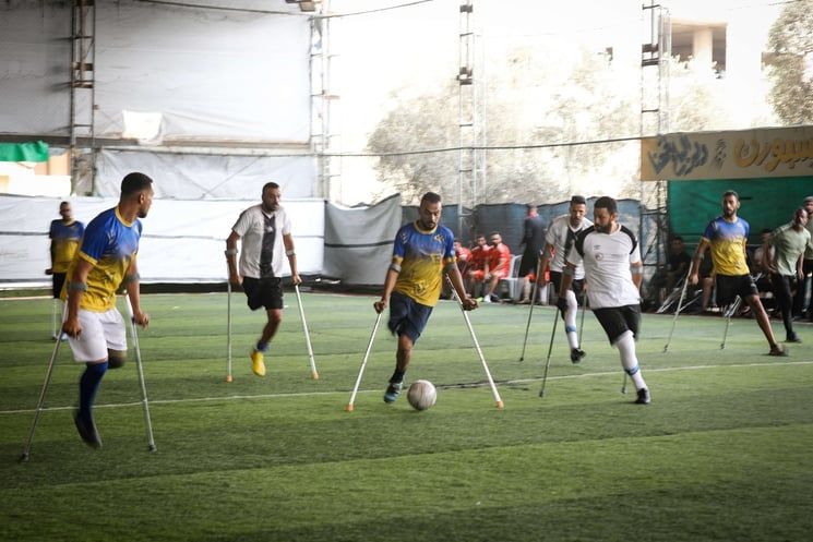 مبتورو الأطراف في غزة يستعيدون شغف كرة القدم رغم جراح الحرب