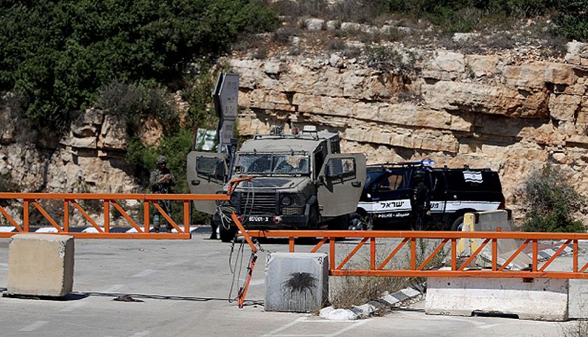 الحواجز العسكرية سلاح صهيوني جديد.. تشل حياة 3.4 مليون فلسطيني في الضفة الغربية والقدس المحتلة.. تستهدف توسيع المخططات الاستيطانية.. وسموتريتش يتعهد بشن حرب ضخمة بعد الانتخابات