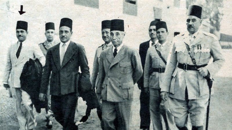 فتحى رضوان فى الطريق الى المعتقل مع عزيز المصرى 
