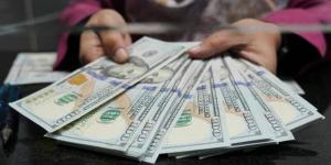 الدولار يصعد لأعلى مستوى في شهرين بدعم توقعات رفع الفائدة