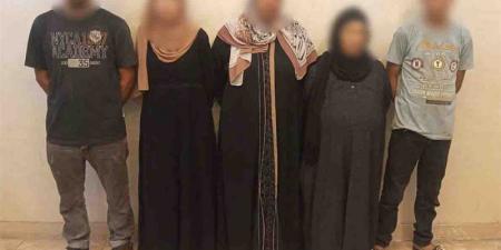 ضبط سيدة بتهمة طعن أخرى بسلاح أبيض بسبب خلافات الجيرة بالقليوبية