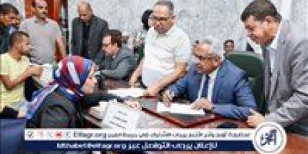 نائب محافظ سوهاج يلتقي المواطنين لبحث طلباتهم وحل شكاواهم