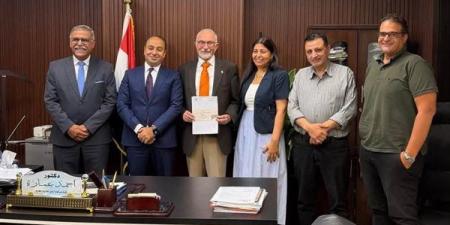 توقيع عقد تخصيص 25.8 ألف متر للجامعة الألمانية الدولية لإقامة مشروع جامعي بالقاهرة الجديدة