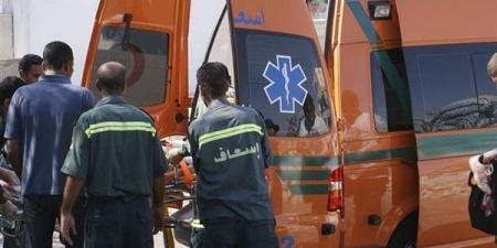 مصرع وإصابة 4 أشخاص في تصادم سيارتين على طريق الواحات
