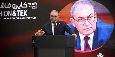 عبد السلام: صادرات الملابس والمنسوجات تقترب من 4 مليارات دولار نهاية 2026