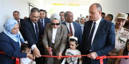 بتكلفة 40.7 مليون جنيه، محافظ الوادي الجديد تفتتح مدرستين بالخارجة
