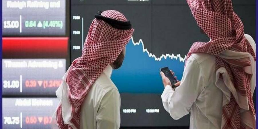 مؤشر "تاسي" يتراجع 0.45% بضغط من قطاعي البنوك وإنتاج الأغذية بمنتصف التداولات
