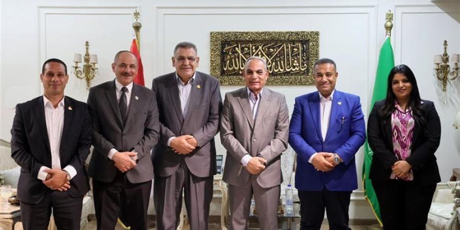 اللواء نبيل حسب الله يدعو رجال الأعمال لإنقاذ النادي الإسماعيلي وسداد ديونه