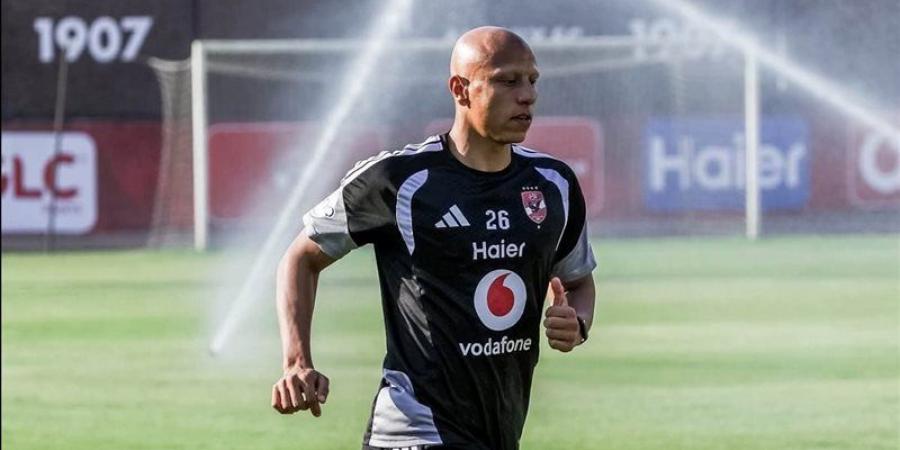 مدافع الأهلي يعود من ألمانيا بعد إجراء عملية الصليبي (تفاصيل)
