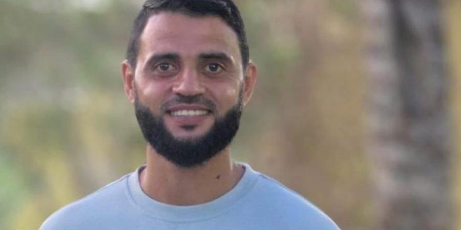 إبراهيم محسن… فلسطيني استشهد فوق قبر شقيقه إثر غارة إسرائيلية في غزة