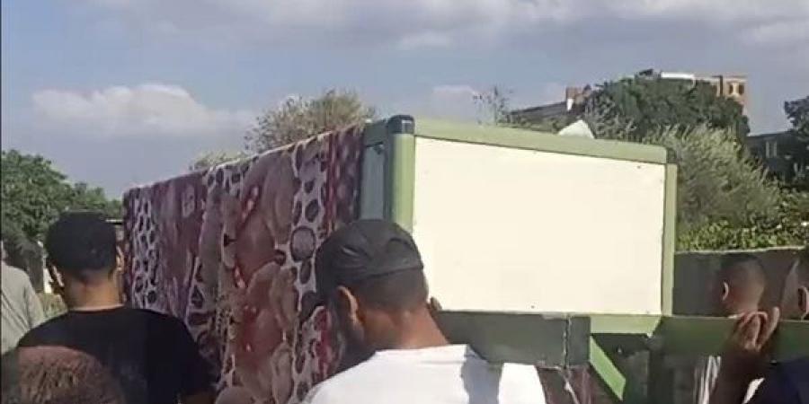 تشييع جثمان سيدة لقيت مصرعها علي يد زوجها بسبب «ريموت الموتوسيكل» بالغربية