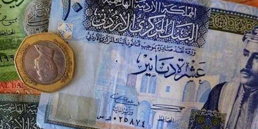 تراجع سعر الدينار الأردني أمام الجنيه في البنوك المصرية مساء اليوم الأحد