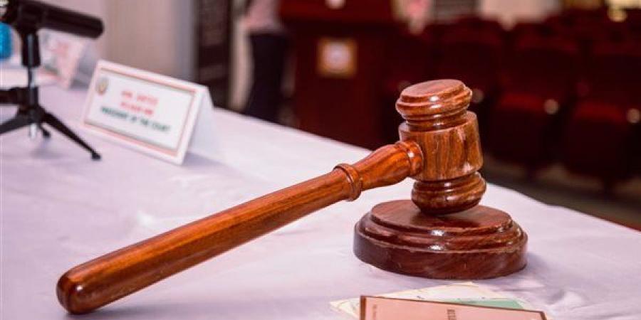 الحبس سنة مع الشغل لسائق بتهمة سرقة كفيف في عين شمس