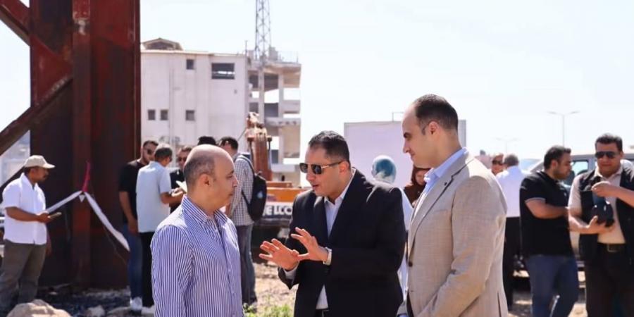 محافظ دمياط يتفقد مشروع تطوير كورنيش النيل بالسنانية