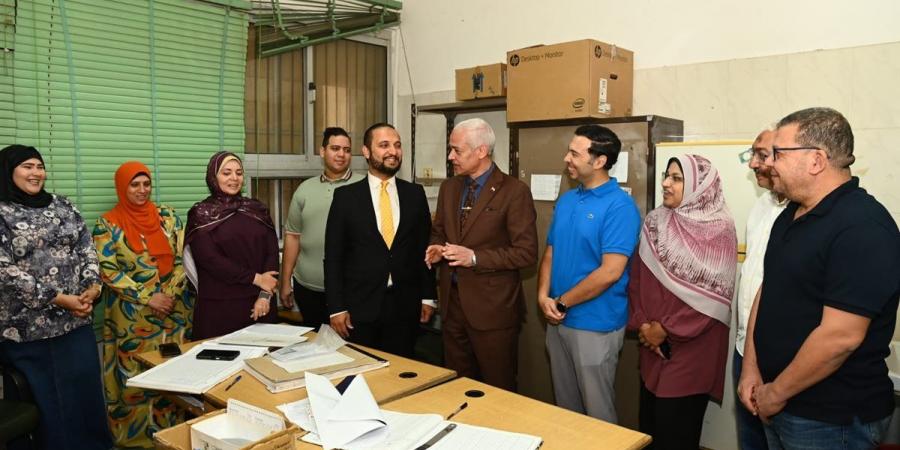جرد فوارغ المخدرات، رئيس جامعة أسيوط يتابع صرف الأدوية بمعهد جنوب مصر للأورام