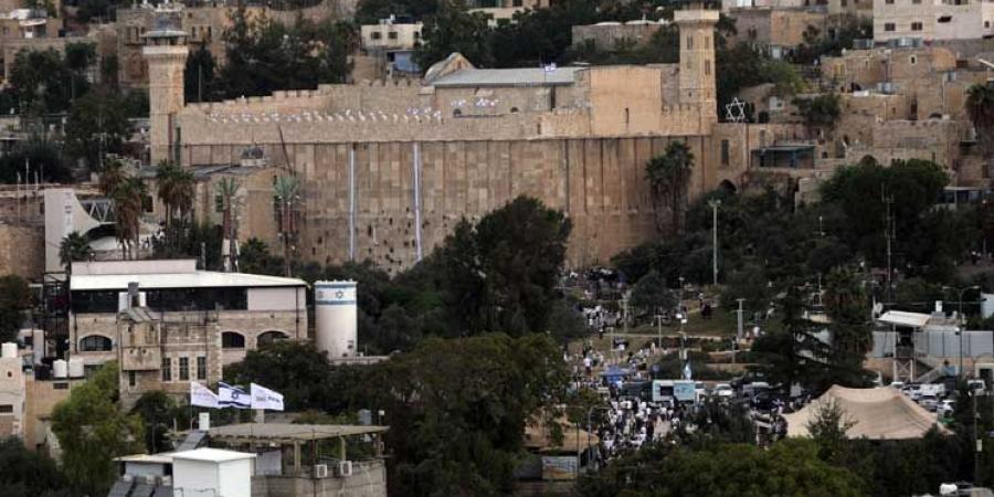 الخليل… بن غفير يقتحم الحرم الإبراهيمي مع مئات المستوطنين- (فيديو)
