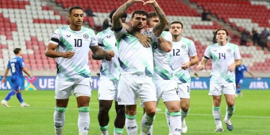 مدرب أيرلندا يكشف استمرار الجدل حول مواجهة إسرائيل