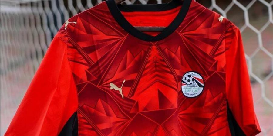 منتخب مصر بالقميص بالأحمر وجنوب السودان بالأبيض