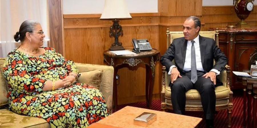 وزير الخارجية يبحث مع المبعوثة الأممية إلى ليبيا مستجدات العملية السياسية (صور)