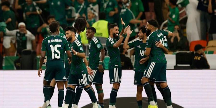 الأرض والجمهور والشباك النظيفة تدعم السعودية في صدام خليجي ضد قطر بنصف النهائي