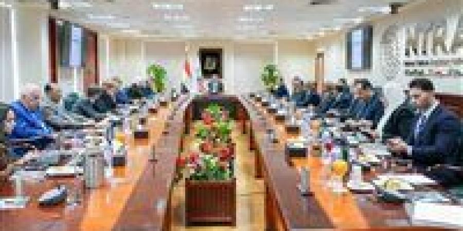 وزير الاتصالات يجتمع بأعضاء لجنة صناعة الاتصالات بالجهاز القومي لتنظيم الاتصالات