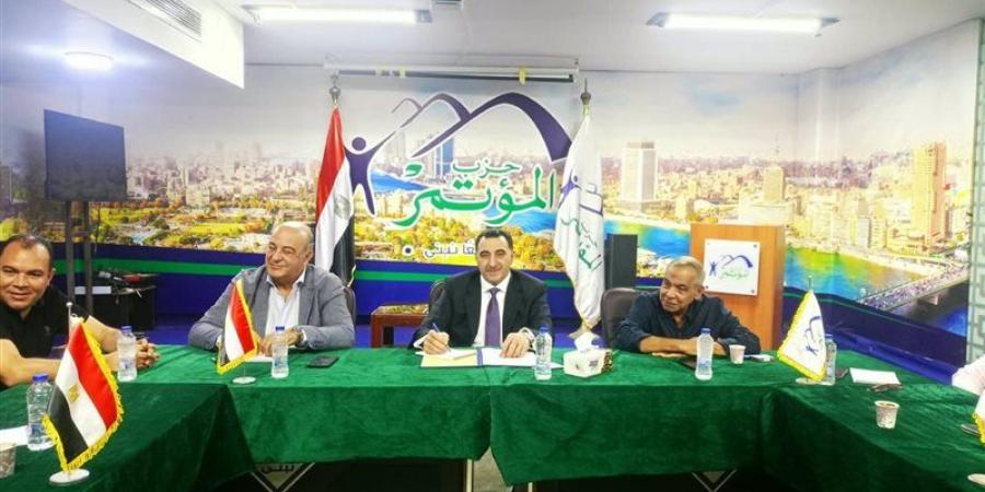 تفاصيل اجتماع رئيس المؤتمر مع الهيئة البرلمانية للحزب (صور)