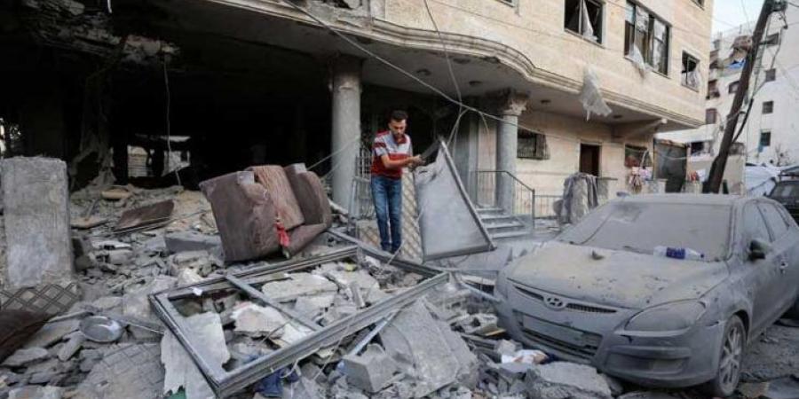 استشهاد 5 فلسطينيين بينهم 4 نساء بقصف إسرائيلي استهدف منزلا في مدينة غزة