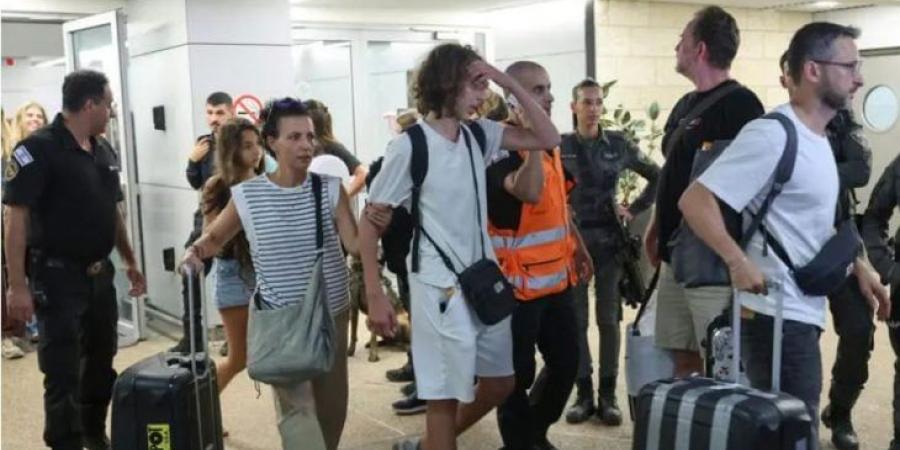 نتنياهو والطيار «أبو فانيلا»: «بشرى للسباكين»! ببغاء البيت الأبيض تسيطر … وابتسم لكاميرات «دولة الرئيس»