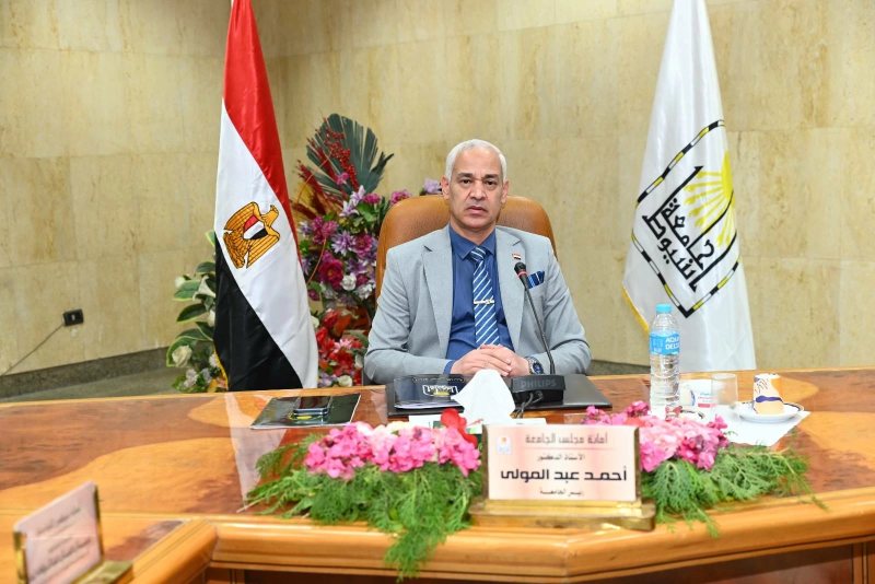 مجلس جامعة أسيوط يقر حزمة قرارات لخدمة الطلاب وأعضاء هيئة التدريس