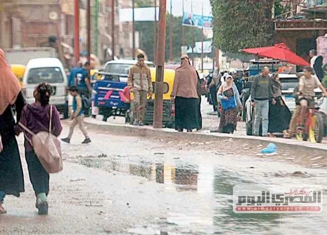 استعدادًا لموسم الأمطار.. محافظ كفرالشيخ يتابع رفع كفاءة وتأمين شبكات الإنارة العامة بقرية إسحاقة