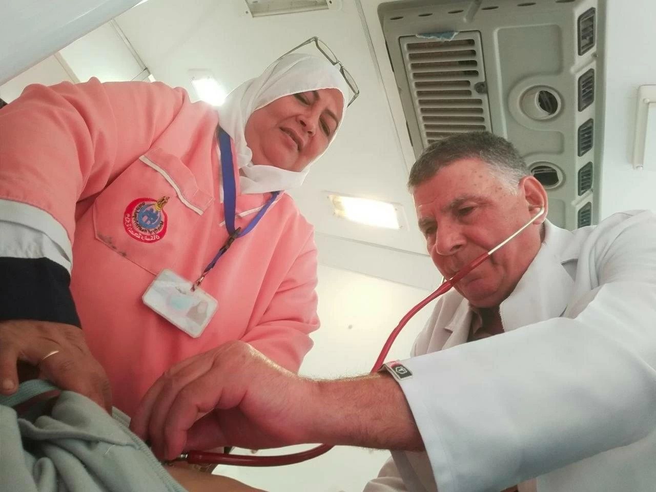 تقديم الخدمة الطبية بالمجان لـ 1796 مريضاً في قافلة علاجية بالشرقية