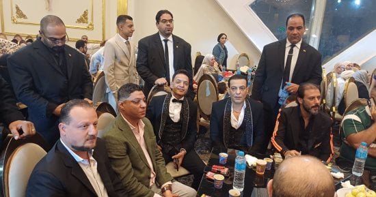 طارق الشيخ يحتفل بخطوبة نجله ويغني يا سيد الناس والكيف.. صور