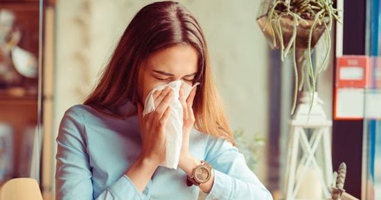 لماذا يسبب انسداد الأنف بحة في الصوت؟.. أعراض لا تتجاهلها وطرق العلاج