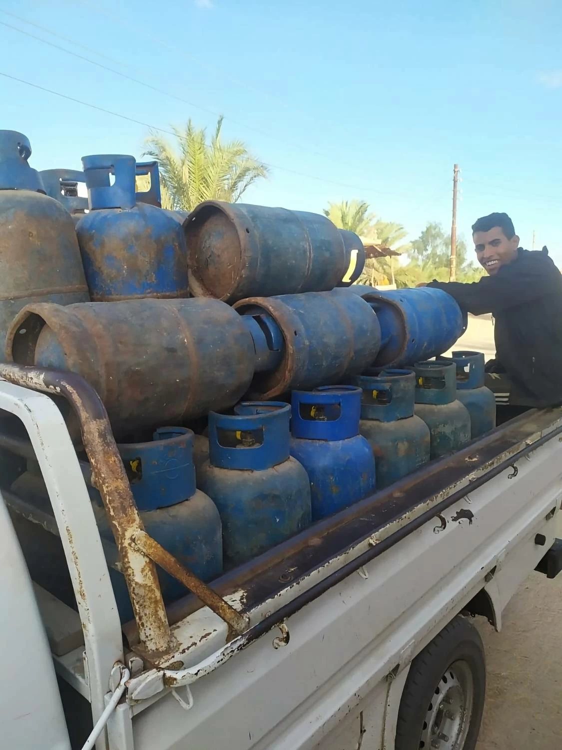 توافر المنتجات البترولية والغاز بمحطات الوقود ومستودعات البوتاجاز بشمال سيناء