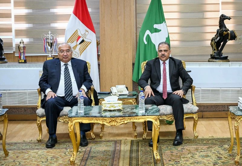 الشرقية تناقش تنفيذ برامج وفعاليات توعوية تستهدف رفع الوعي بمخاطر الهجرة غير الشرعية