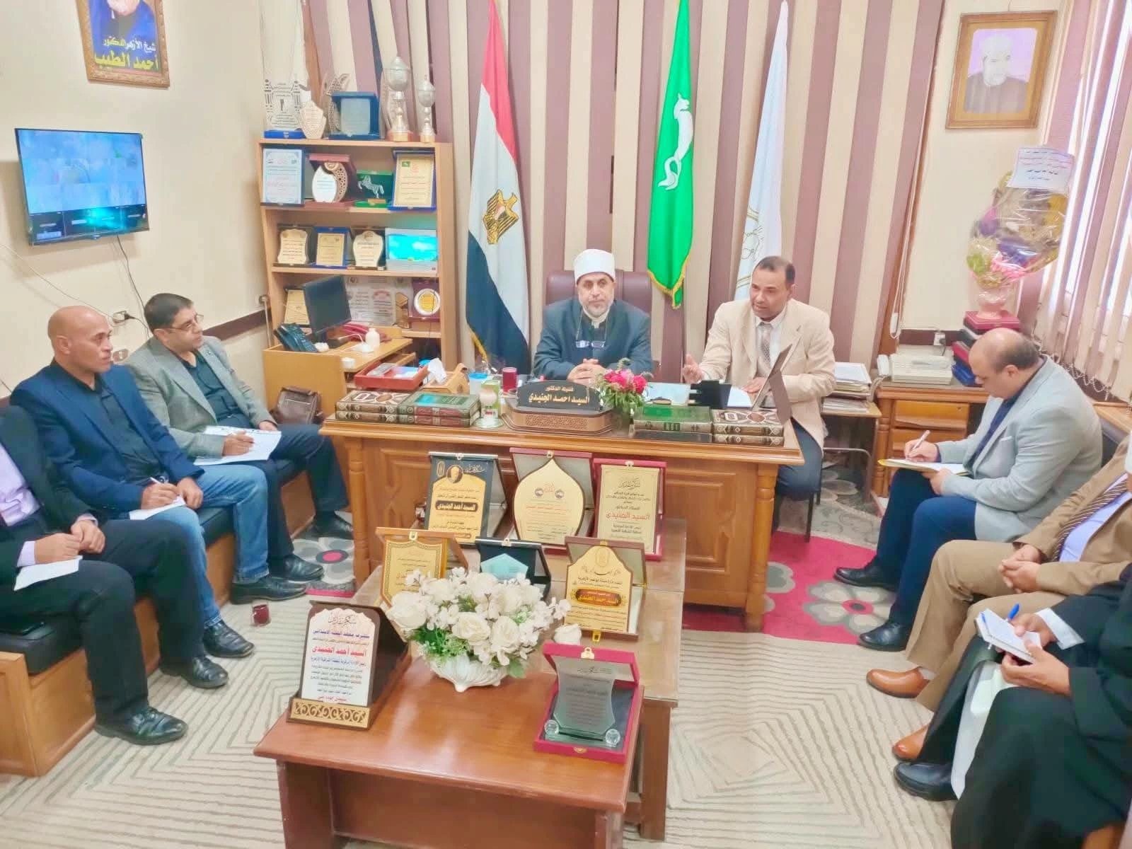 الشرقية تبحث ضوابط وآليات اختبارات «الفهم القرائي والأداء الكتابي» لطلاب المعاهد الأزهرية