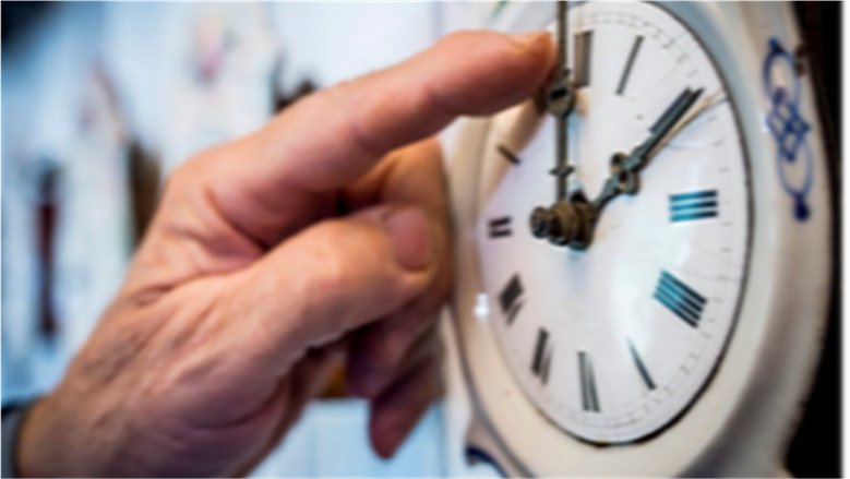 التوقيت الشتوي 2026.. موعد تأخير الساعة 60 دقيقة وخطوات ضبط الوقت
