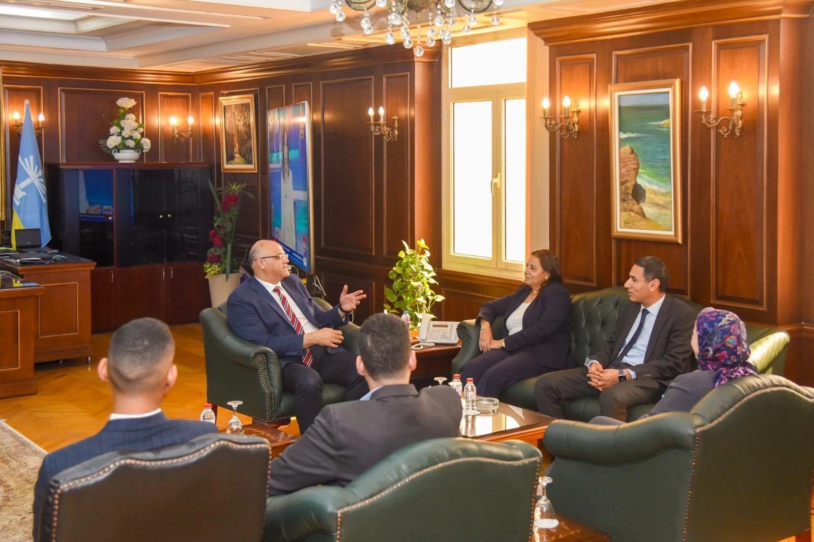 محافظ الإسكندرية و«القومى لتنظيم الاتصالات» يبحثان تعزيز الوعي بالأمن السيبراني وحماية الأطفال من مخاطر الإنترنت (صور)