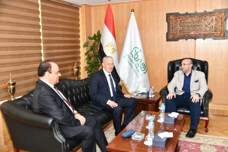 محافظ الفيوم يتابع مع مستشاري النيابة الإدارية جهود مكافحة الفساد وترسيخ النزاهة والشفافية