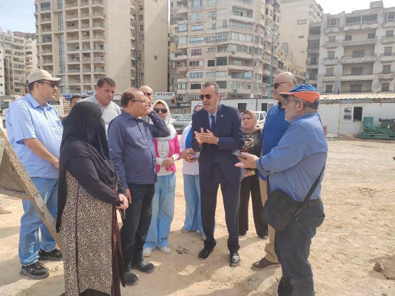 جولة ميدانية لتفقد مشروعات الحماية في شواطئ الإسكندرية (صور)