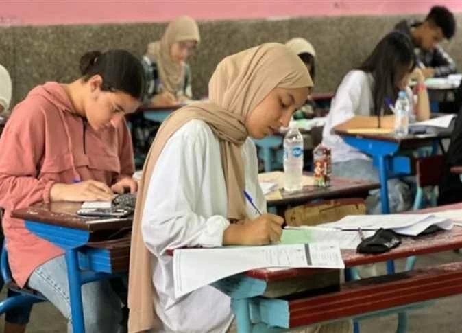 شروط التقديم لامتحانات الدبلومات الفنية بنظام العمال 2026/2027.. الرسوم والفئات المسموح لها