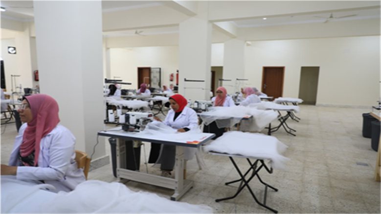 منال عوض تفتتح مصنع شكائر الزماط بالوادي الجديد بطاقة إنتاجية 1.5 مليون شيكارة سنويًا (صور)