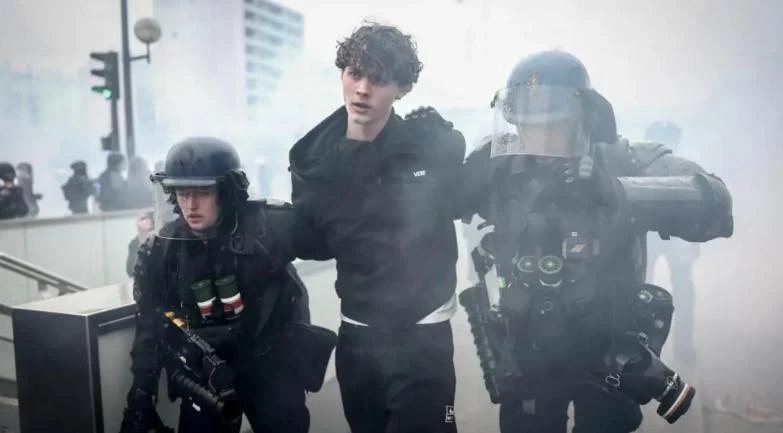 اعتقال 1314 شخصًا وإصابة 53 ضابطًا.. آخر تطورات الاحتجاجات في فرنسا (تفاصيل)