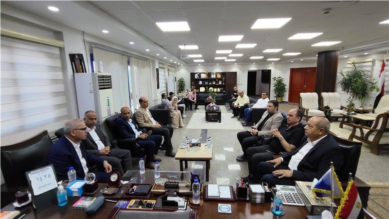 «القناة لتوزيع الكهرباء» تدفع بفرق صيانة وتدعم بدر والشروق بـ35 فنيًا ومهندسًا