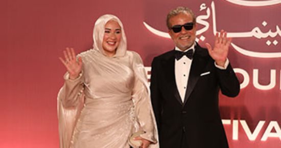 أسما شرف منير تخطف الأنظار بالحجاب على ريد كاربت افتتاح مهرجان الجونة