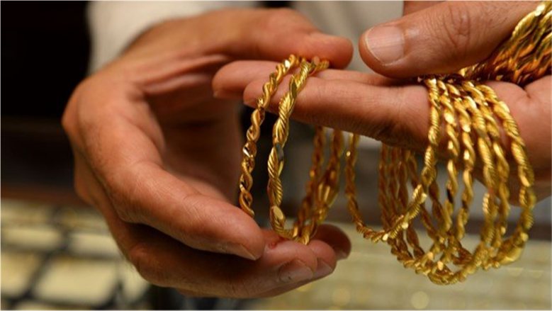 أنباء صعود الفائدة تتحكم بعقود الذهب الآجلة والفورية في بورصة أمريكا اليوم